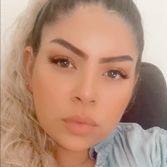 Meet your Posher, Raychele - Picture 2 of 2